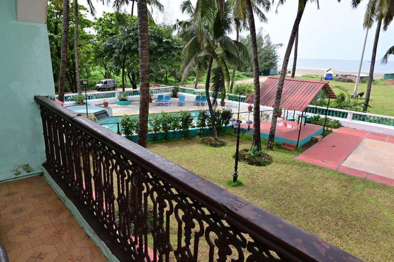 Swimsea Beach Resort, A Beach Property パナジ エクステリア 写真
