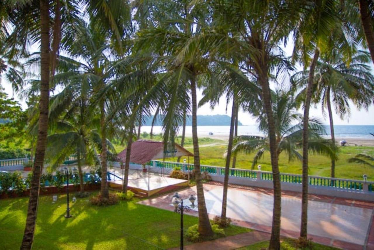 Swimsea Beach Resort, A Beach Property パナジ エクステリア 写真