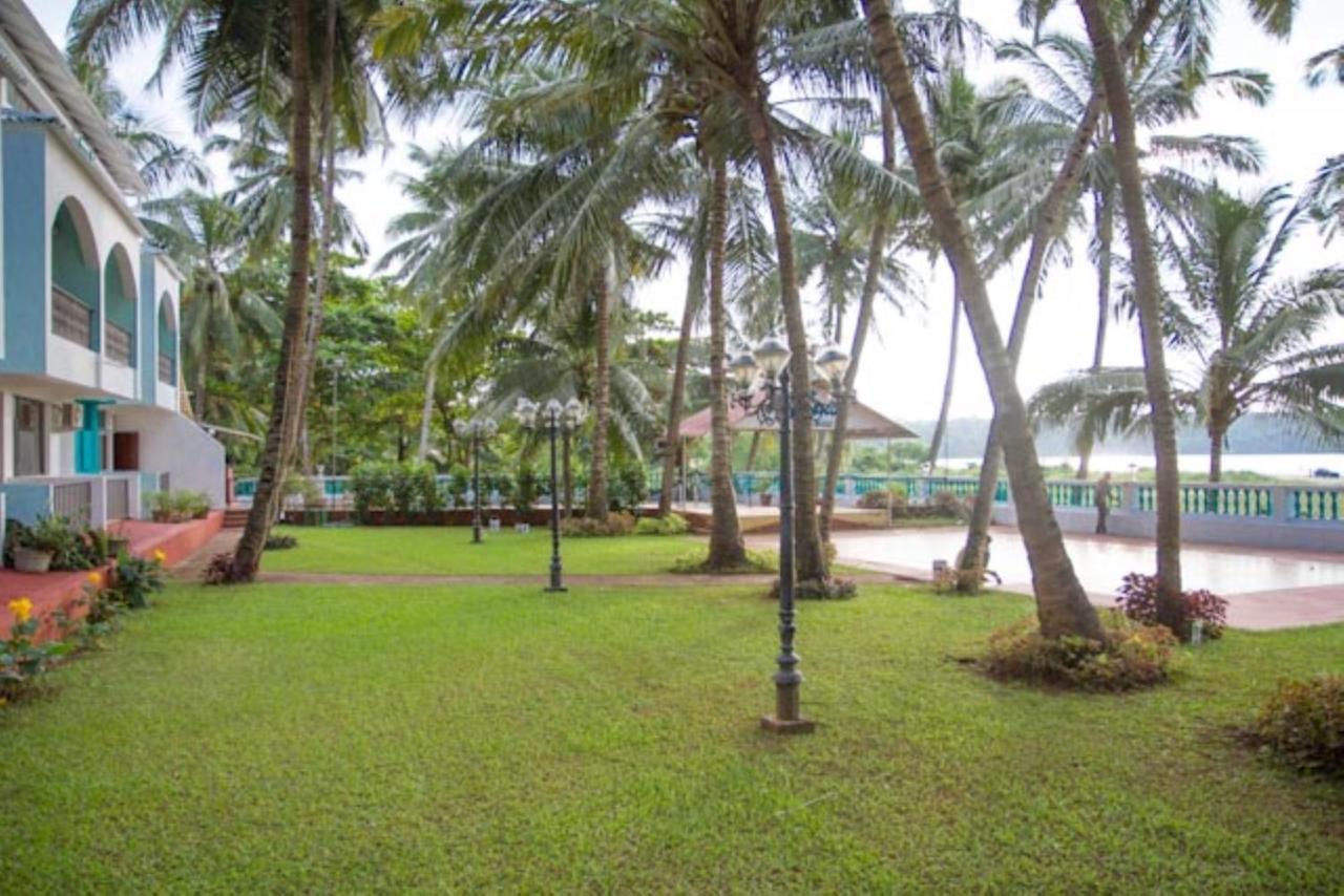 Swimsea Beach Resort, A Beach Property パナジ エクステリア 写真
