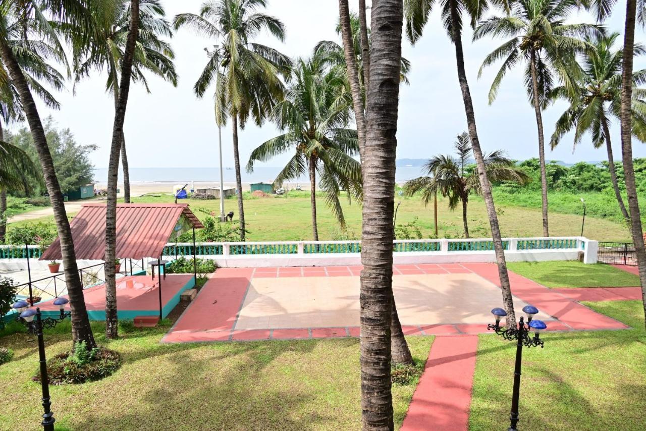 Swimsea Beach Resort, A Beach Property パナジ エクステリア 写真